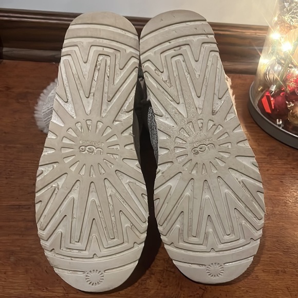 Silver and white Bailey bow crystal uggs - Picture 5 of 7